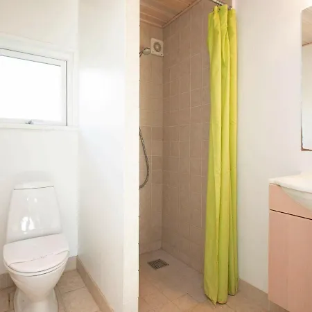 Four-bedroom Holiday In 2 * Gedser