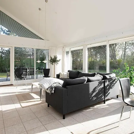 Four-bedroom Holiday In 2 Gedser